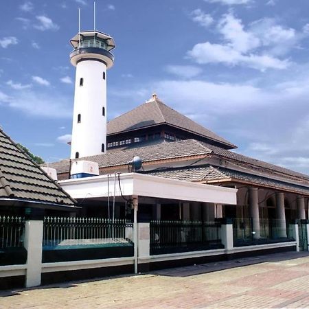 Graha Teras Syariah Hotel Surabaia Exterior foto