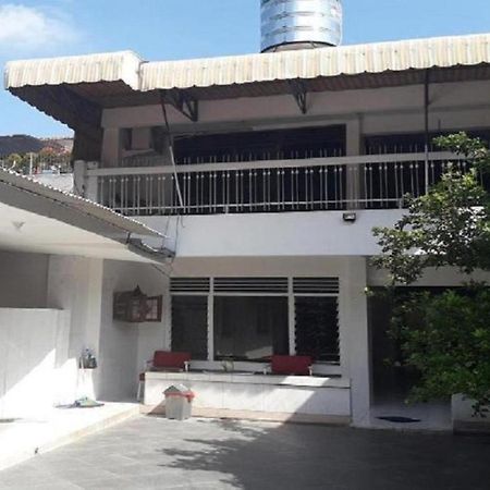 Graha Teras Syariah Hotel Surabaia Exterior foto