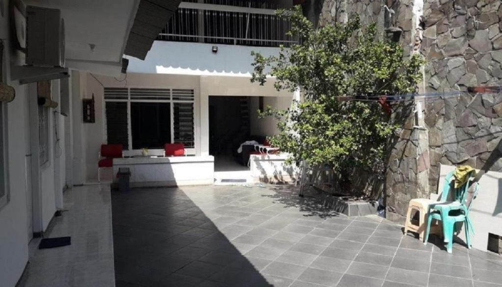 Graha Teras Syariah Hotel Surabaia Exterior foto