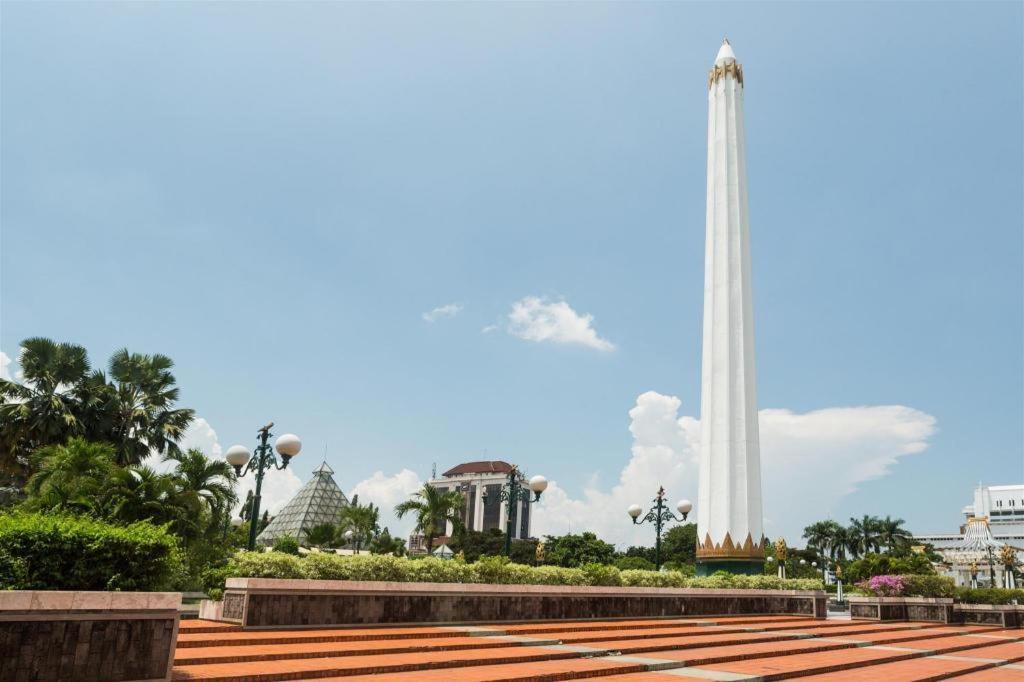 Graha Teras Syariah Hotel Surabaia Exterior foto