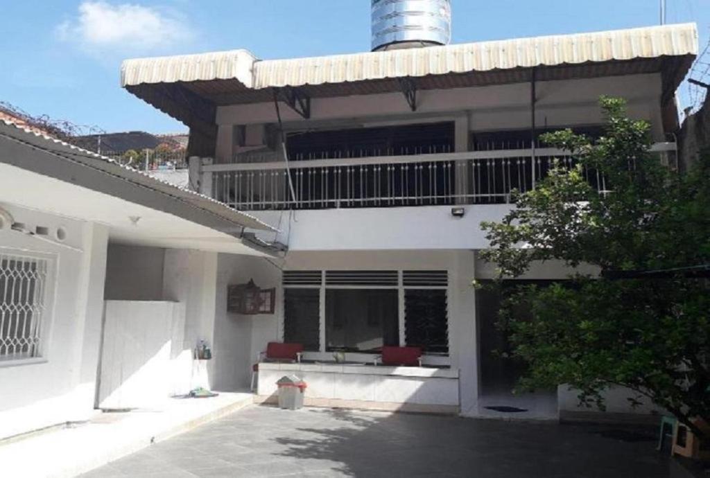 Graha Teras Syariah Hotel Surabaia Exterior foto
